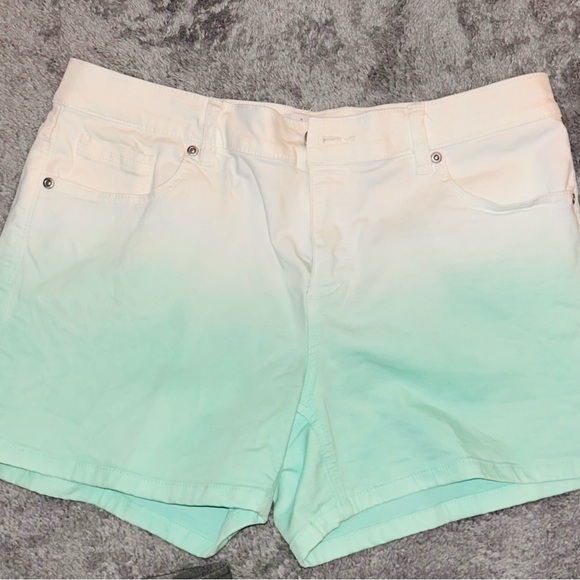 SoHo by NY&Co set of (3) shorts - Picture 2 of 8